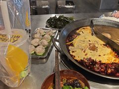 -鹿鸣山草本茶香火锅(园西路店)