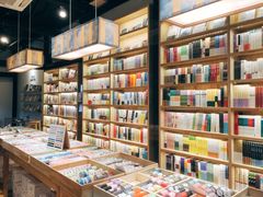 -猫的天空之城概念书店(杭州南宋御街店)