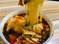 红油米线-老字号杨坡红油米线腊汁肉夹馍(东四道巷店)