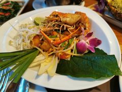 -Chom Cafe and Restaurant