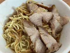 -松树干拌面店