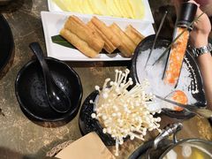 -左庭右院鲜牛肉火锅(金山万达店)