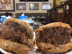 烧饼夹烧牛羊肉-老爆肚满五香烧牛羊肉