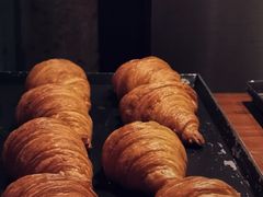 海盐焦糖牛角包-来回·咖啡(天河南店)