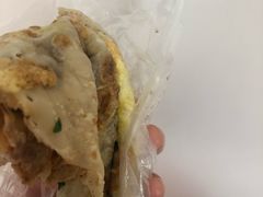 -正宗杂粮煎饼香软鸡蛋饼