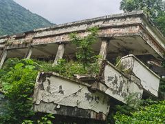 -四川汶川特大地震漩口中学遗址