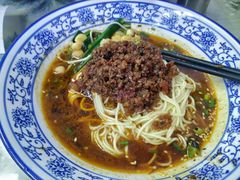 -渝之汇牛肉豌杂面