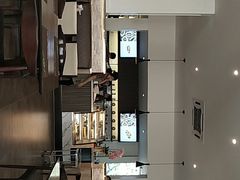 -Chom Cafe and Restaurant