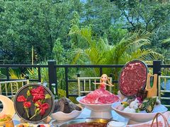 -茅草房·河畔园林火锅