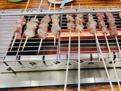 -哈尔滨小酒馆·鲜肉现穿自助烧烤(康新花园店)