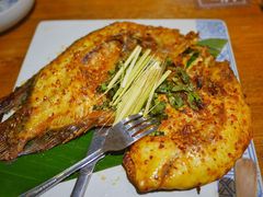 傣味香茅草烤罗非鱼-云海肴·汽锅鸡·云南菜(天津国金汇店)