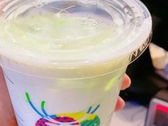 初恋青提小铁-瑞幸咖啡(1+1大厦店)