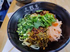 大师卤面-三根葱云南小吃(砂之船店)