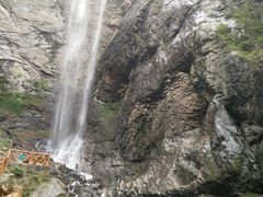 -燕子河大峡谷天坑仙境