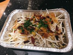 酸辣豆芽-烧货·活海鲜炭烧(湖滨商业街店)