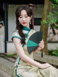-一揽芳华汉服旗袍体验馆(拙政园店)