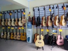 -旅程琴行吉他培训·吉他专卖
