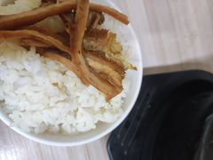 -赵家牛肉砂锅(台西三路店)
