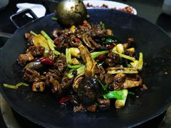干锅牛腩煲-竹苑餐厅