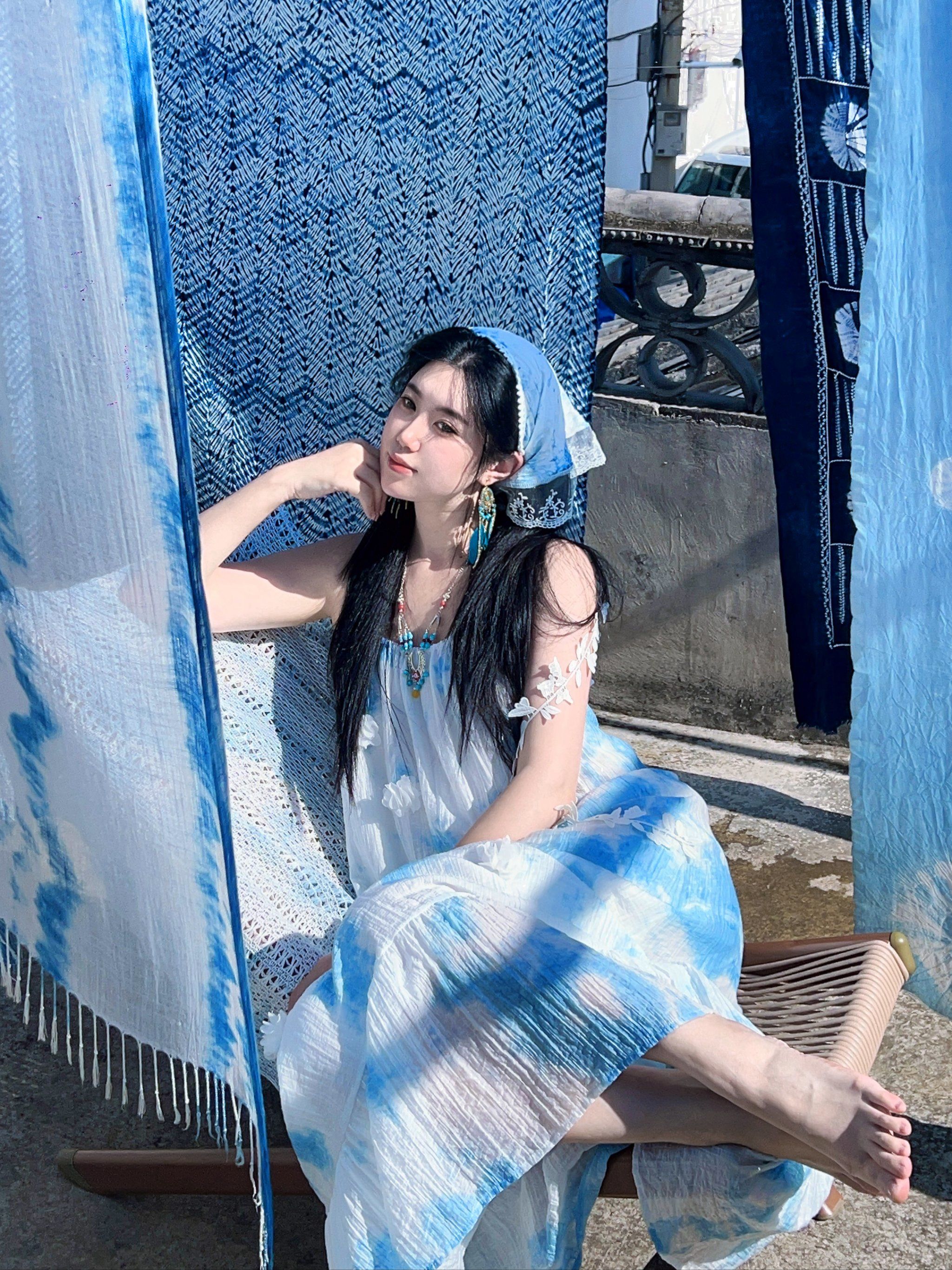 大理 蓝天白云穿身上 打卡扎染