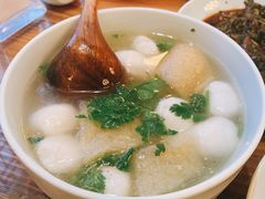 香菜鱼圆汤-双塔老饭店