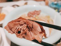 烧鹅腿-港丽餐厅