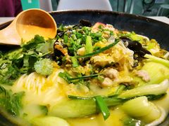 金汤肥牛豚骨米线-蒙小妹骨汤饭.米线(新光路店)