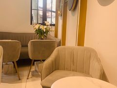 -Fridi Patisserie Cafe