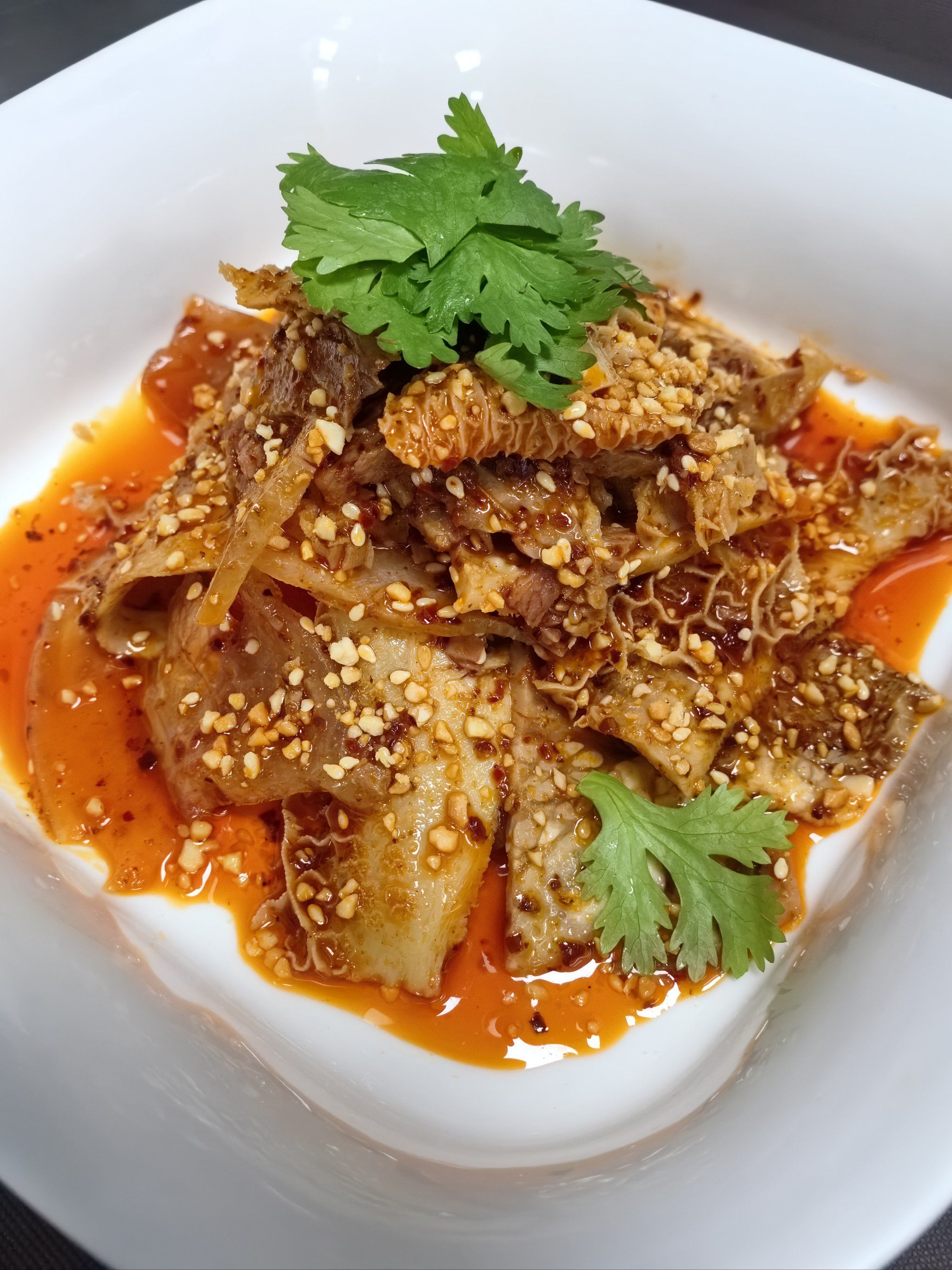 n菜品:
夫妻肺片:很正宗麻辣味控制的非常好
烧椒皮蛋:皮蛋的