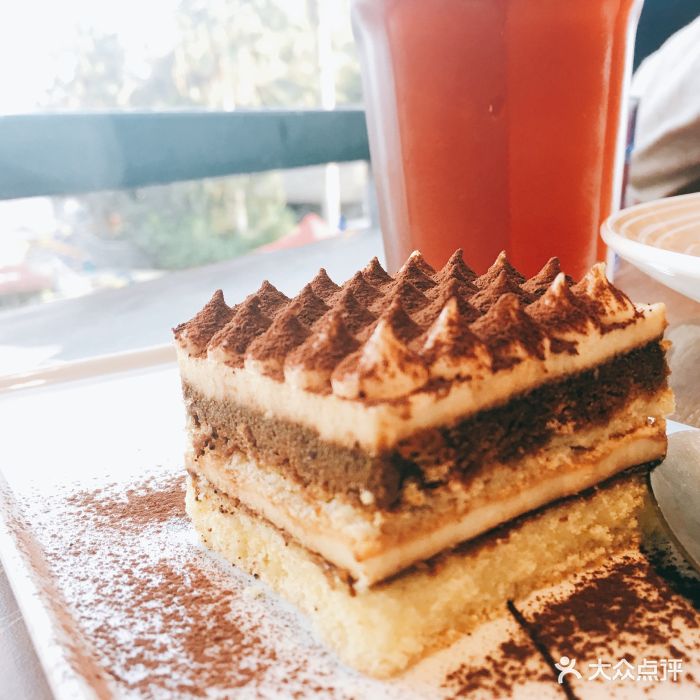 必胜客(百花谷店)爱之丘提拉米苏图片 - 第1张