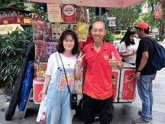 -詹爷爷乌节路街头冰淇淋