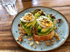 牛油果煮蛋吐司-RAC BAR(安福路店)