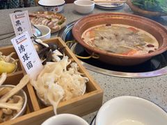 -阿婆情腊排骨火锅(金虹路店)