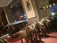 -铂逸梦秦酒店(横店梦幻谷店)