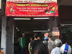 -Bánh Mì Huynh Hoa