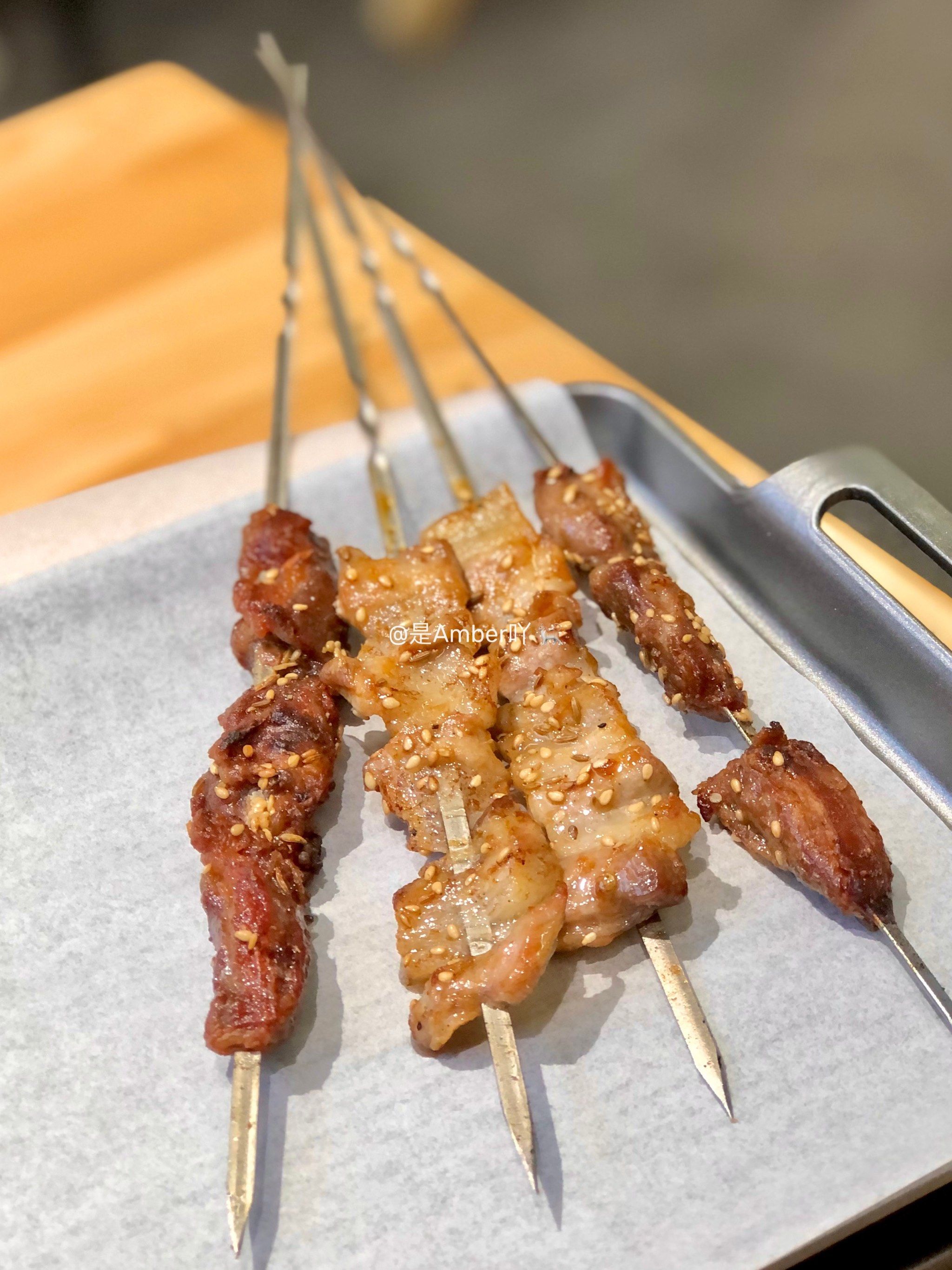 雪花牛肉串,炭烤五花肉串,每一口都肉香四溢