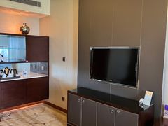 -天津京基皇冠假日酒店