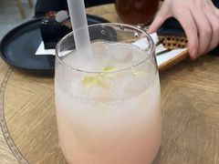 -共舞时光猫咖·狗咖(新街口店)