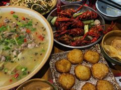 -李双猪·小龙虾·烧烤·羊肉煲(乐山店)