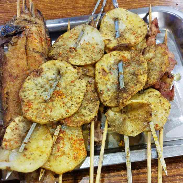 羊老大烧烤-"大晚上出去寻夜食确实是有点难度,基本上附.