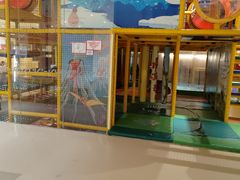 -爱睿思儿童早教亲子游泳(万象城店)