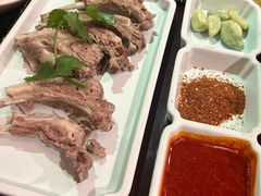 小份的手抓羊肉。-东方亚克西餐厅(西康路店)