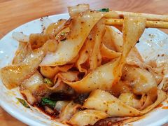 牛肉脆臊刀削面-华兴街自力面店