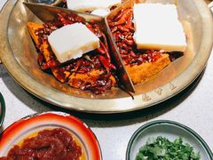 奔驰锅红锅-叁口煮市井老火锅(春熙路店)