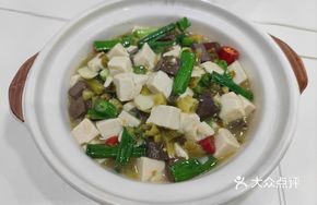 Sour Cabbage Tofu Duck Blood Stew