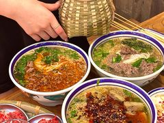 -云阿蛮云南生烫牛肉米线(奉贤路店)