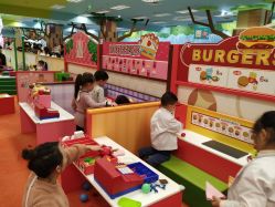 -莫莉幻想儿童乐园(武汉金银潭永旺店)