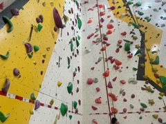 -问山MountQuest攀岩馆