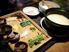 -云海肴·汽锅鸡·云南菜(天山百盛优客店)