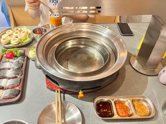 -围炉肉舍•炭烤活鳗•丹东海鲜烤肉(步行街店)